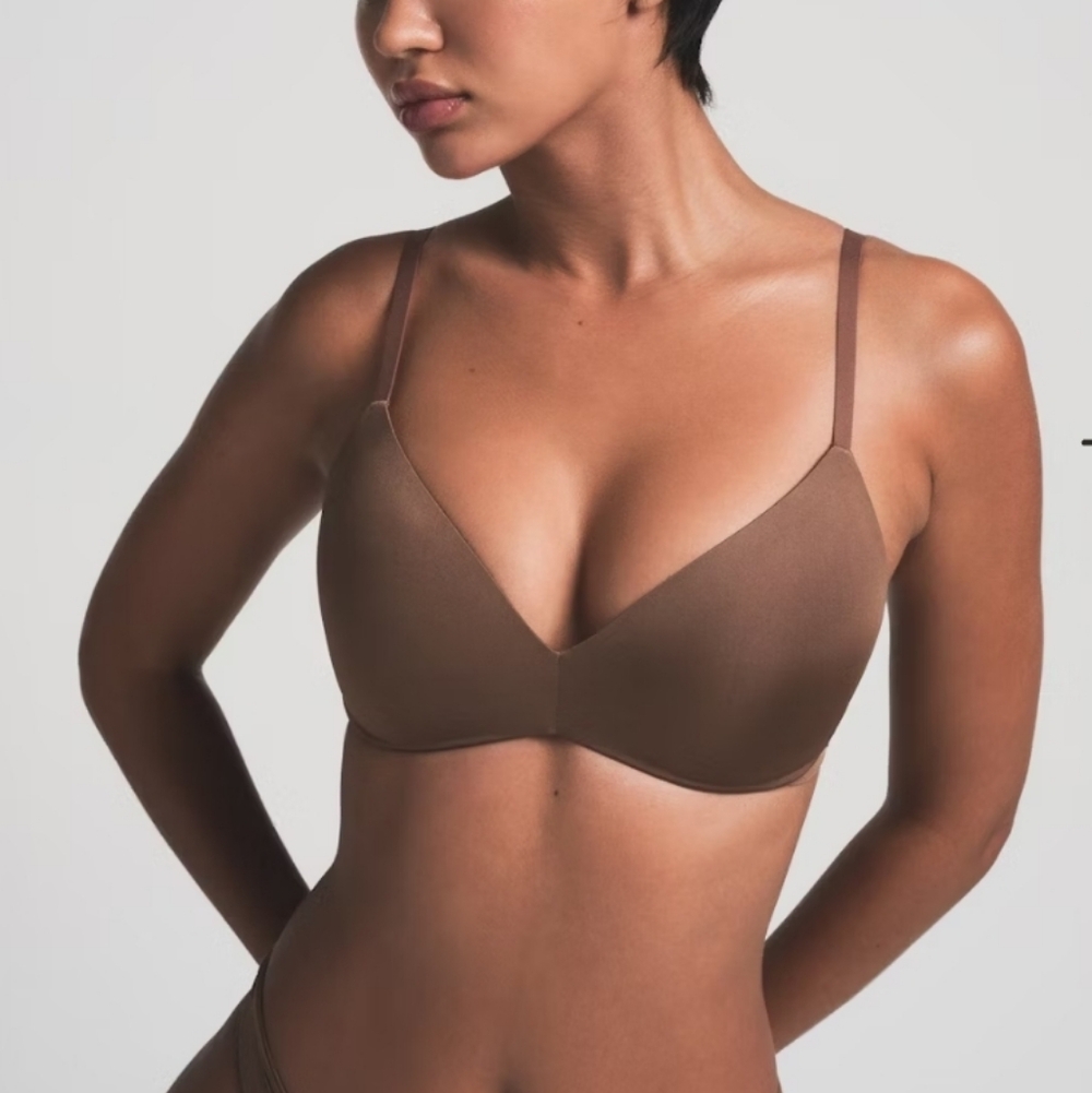 SKIMS Jasper Shade  wireless Push Up Plunge Bra.NWT, 36C